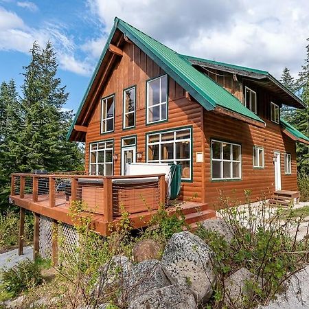Hot Tub Cool Views: Roaring Creek Cabin Левънуърт Екстериор снимка