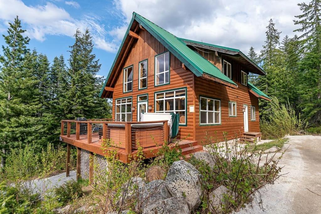 Hot Tub Cool Views: Roaring Creek Cabin Левънуърт Екстериор снимка